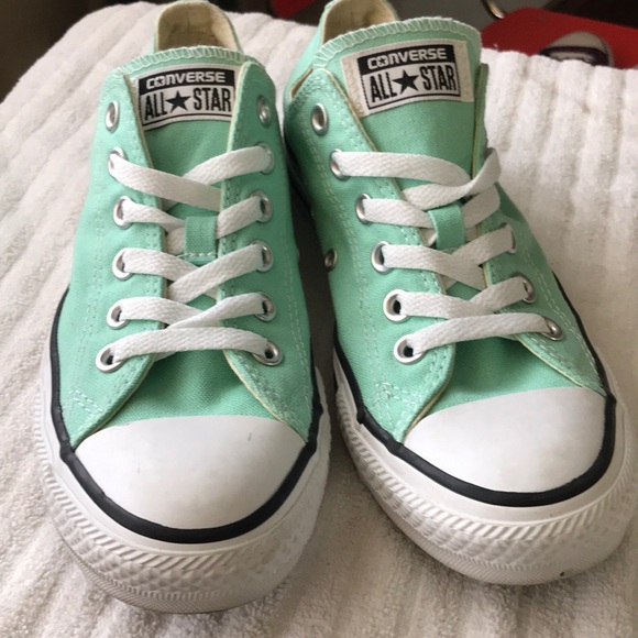 Converse Shoes - Converse All Star in size 7.5 woman’s